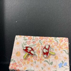 Mushroom small stud earrings